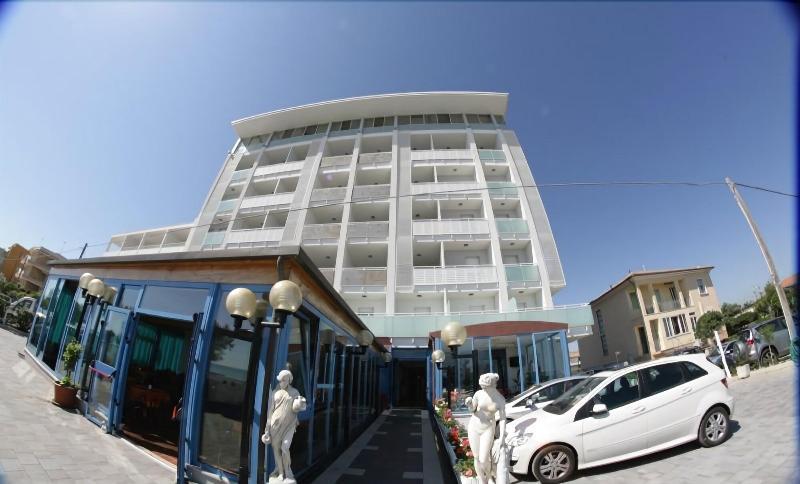 Hotel Atlantic Senigallia Buitenkant foto