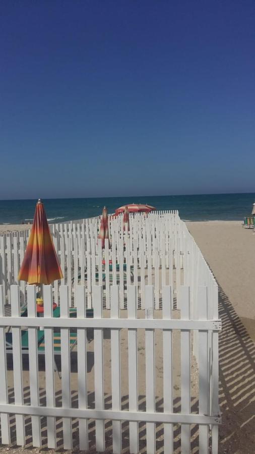 Hotel Atlantic Senigallia Buitenkant foto