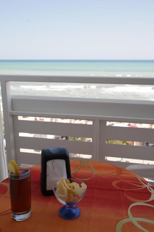 Hotel Atlantic Senigallia Buitenkant foto